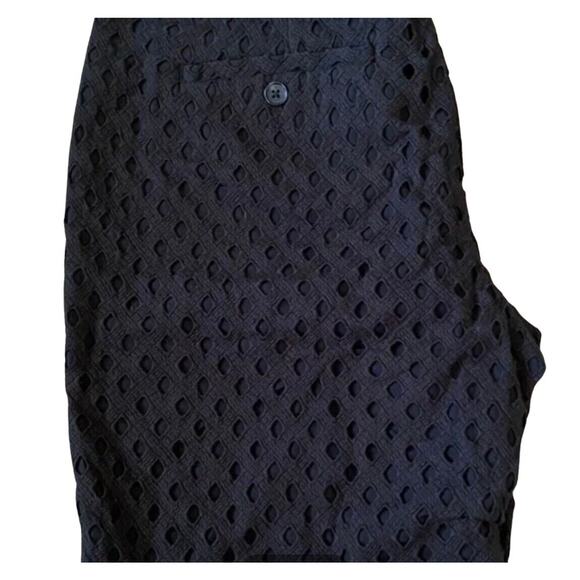 NEW Lands' End Women's 10" Eyelet Shorts, Size 6, Black, Retails $59, NWT - Picture 3 of 5